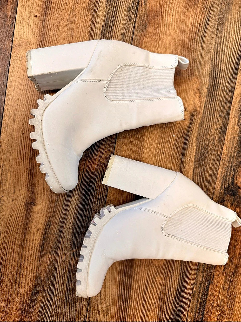 Steve Madden Brontey Chelsea Boot White Lug Sole Ankle Boots